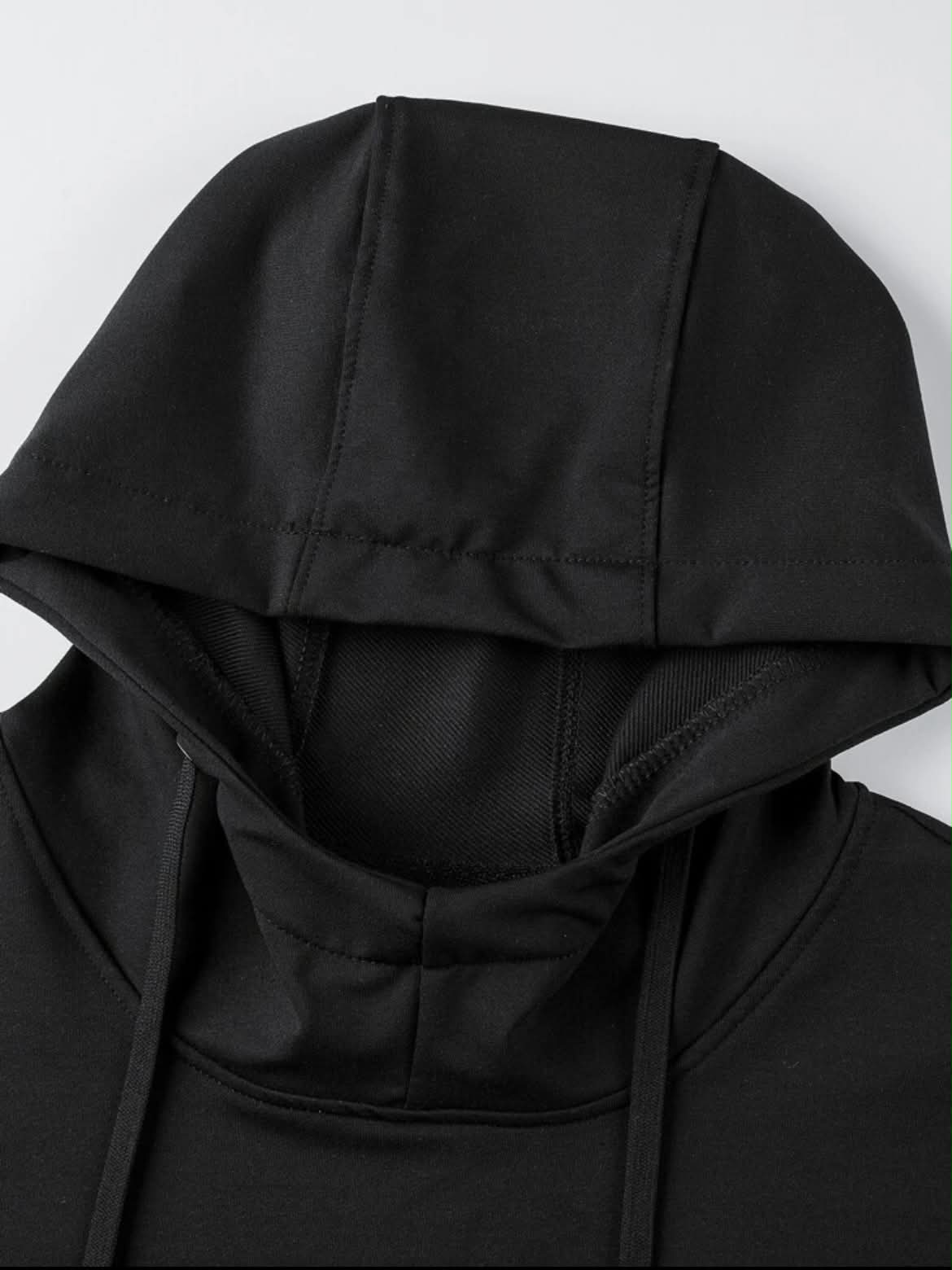 Sweat à Capuche Streetwear Noir – Confort & Style Minimaliste